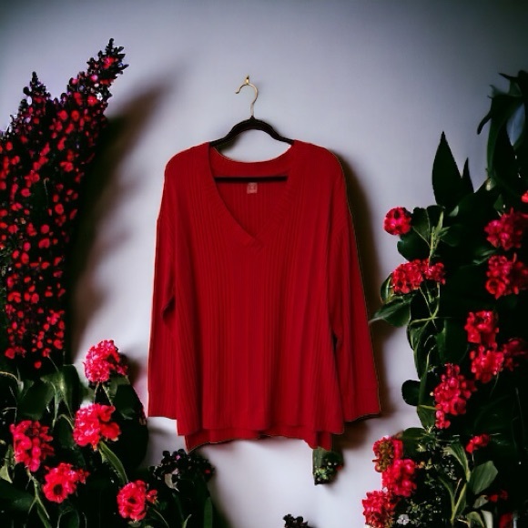 St. Johnβs Bay Woman Red Ribbed Knit l/s V/Neck Top - Picture 10 of 10